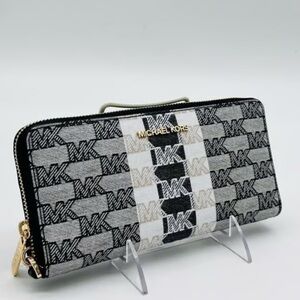 NWOT MICHAEL KORS JET SET LARGE CONTINENTAL JACUARD WALLET MK BALCK MULTI